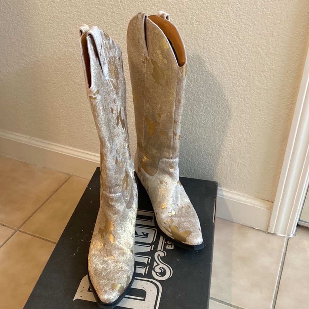 Woman’s cowboy boots, worn 1 time,